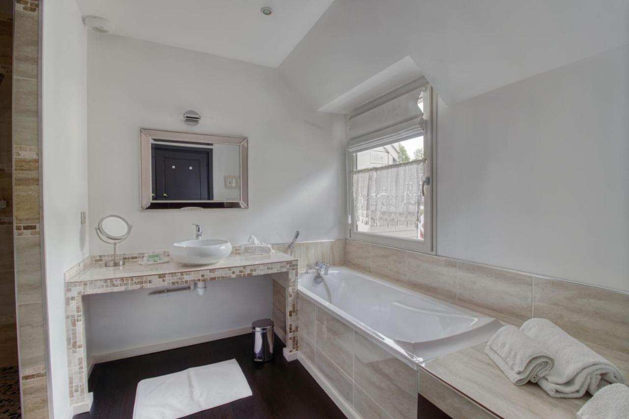 Chambre Lit Queen-Size avec Balcon